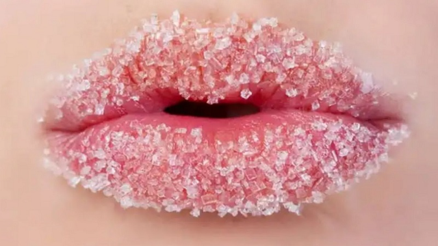Tips Simple untuk Mengatasi Bibir Kering